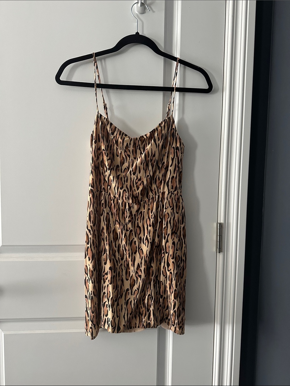 Aritzia Sunday Best Leopard Chiara Side Slit Mini Dress Size 4 - Picture 2 of 6